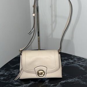 MICHAEL KORS Bowery Crossbody Shoulder Bag In LIGHT CREAM Leather AUTHENTIC